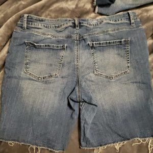 Maurices size 14 jean shorts